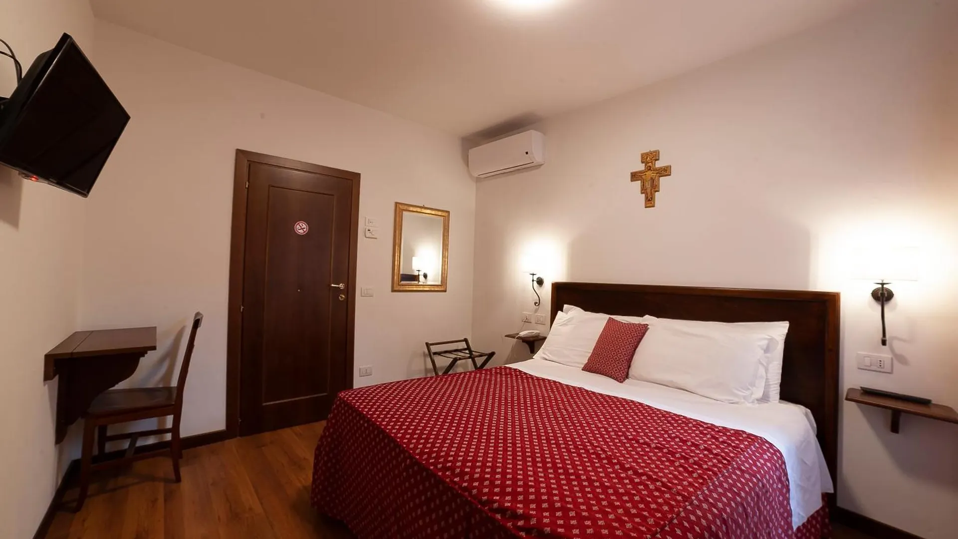 Hotel Pax Assisi 3*,  Italien